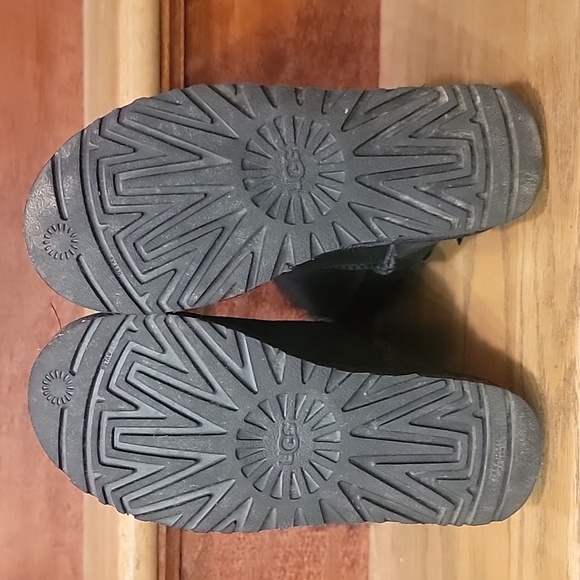 Ugg Bailey Bow II Boot Black Size 6 - Picture 5 of 9
